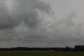 01 ... wieder Wolkenverhangen ... aber es wird geflogen ... siehe das kleine Flugzeug.jpg